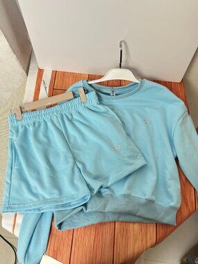 ALO Blue Long-Sleeve Top & Shorts Set — Size S